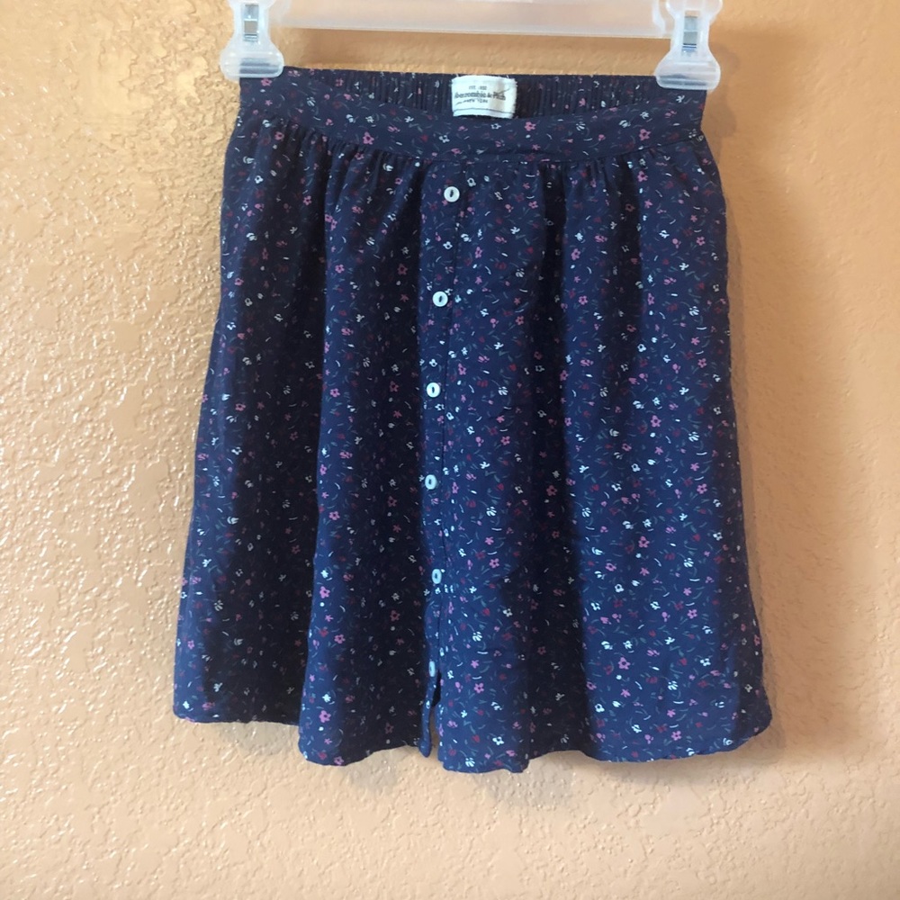 Abercrombie & Fitch floral skirt (XS)